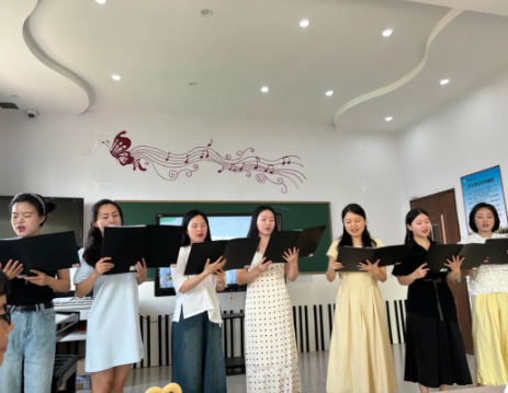 【卓越團(tuán)隊(duì)】在音符間探尋教學(xué)智慧——我校音樂組開展讀書分享活動(dòng)